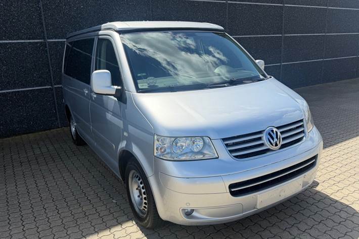 Sølv VW Multivan fra 2007