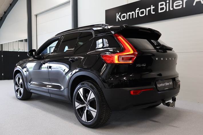 Sort Volvo XC40 fra 2022