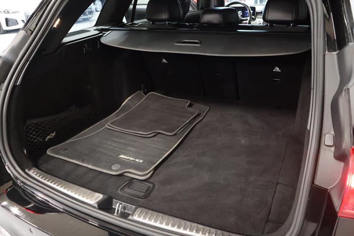Sort Mercedes C220 d fra 2022