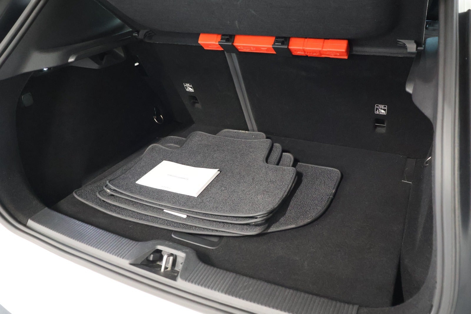 Hvid Volvo EX30 fra 2024