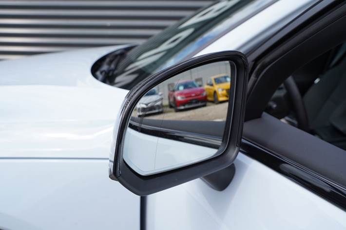 Blå Volvo C40 fra 2024
