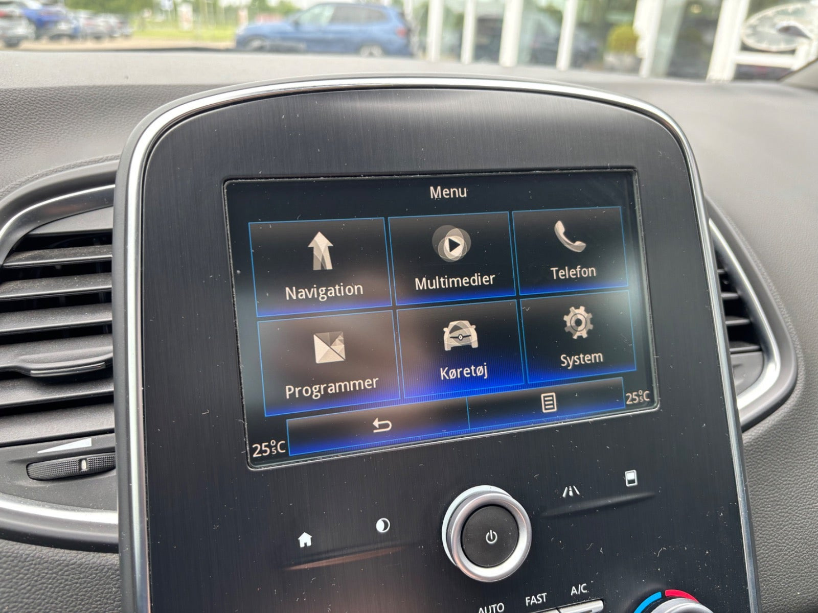Grå Renault Grand Scenic IV fra 2018