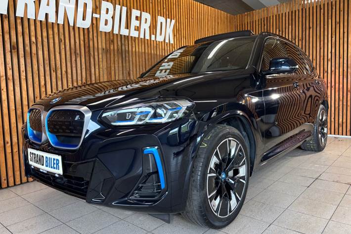Sort BMW iX3 fra 2023