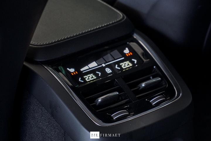 Sort Volvo XC90 fra 2022