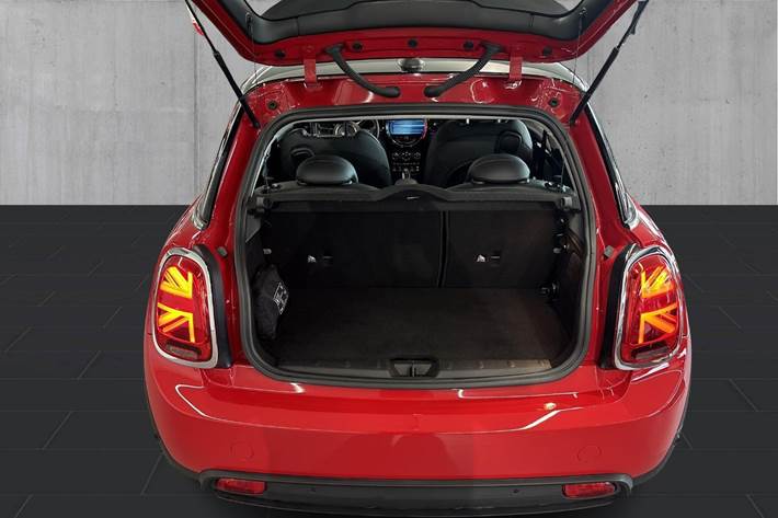 Rød Mini Cooper SE fra 2023