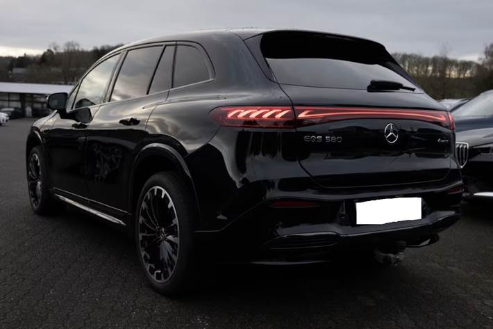 Sort Mercedes EQS580 SUV fra 2024