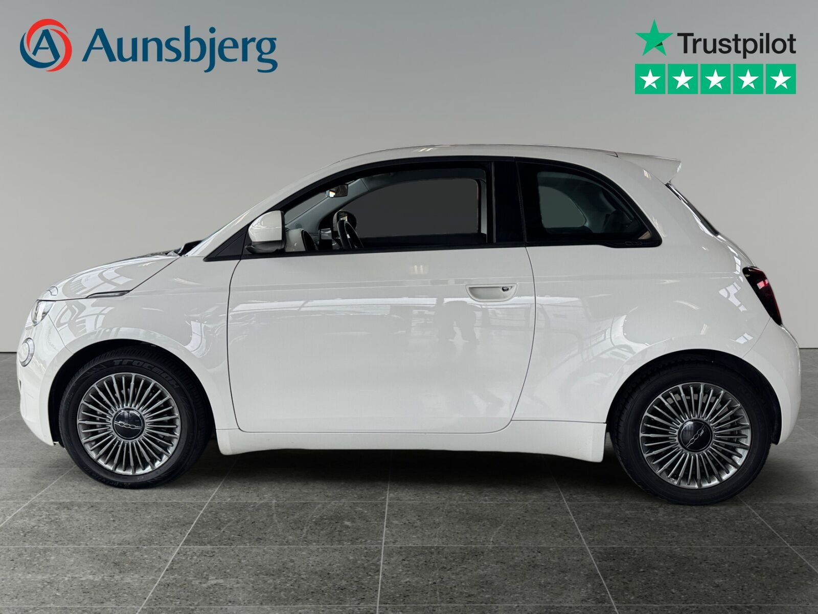 Hvid Fiat 500e fra 2022