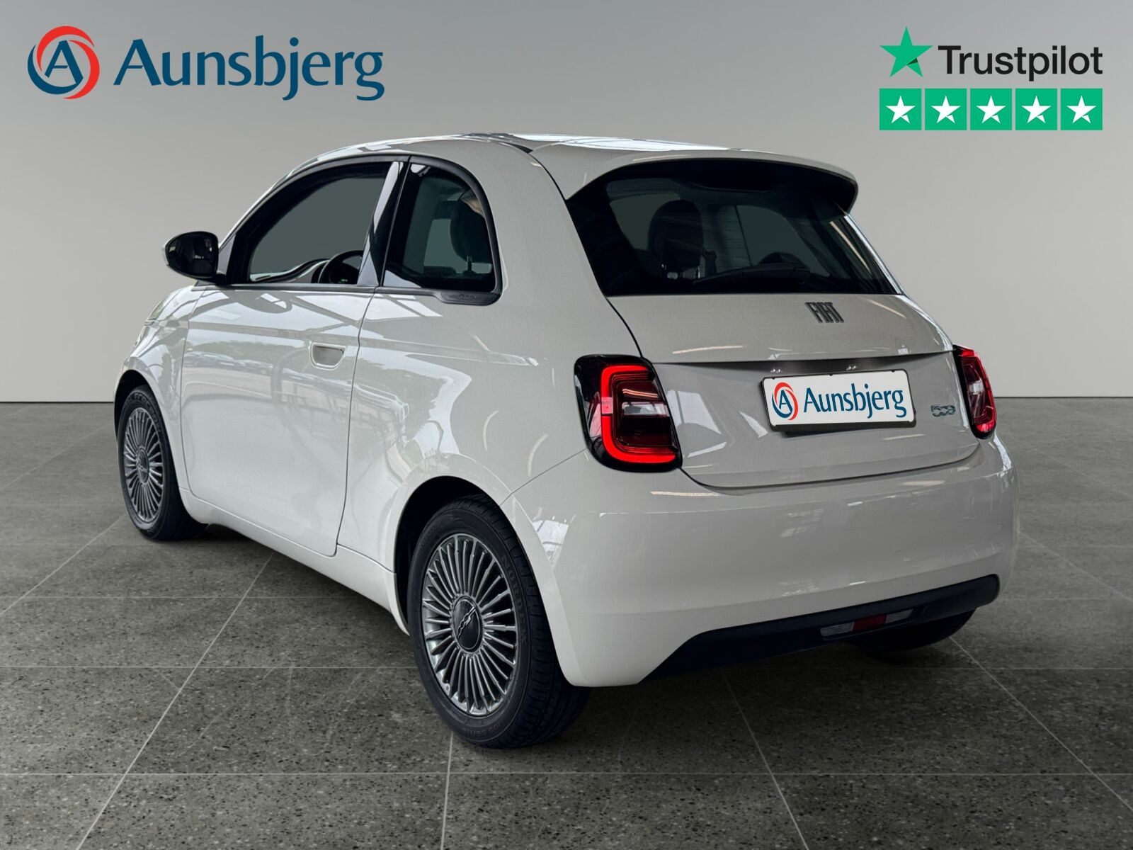 Hvid Fiat 500e fra 2022
