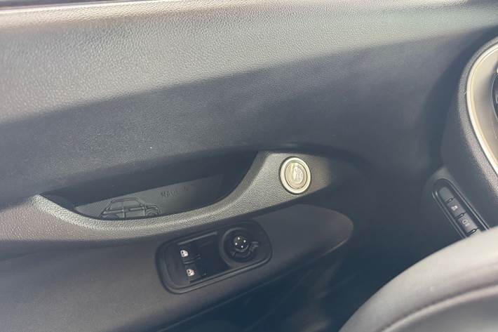 Hvid Fiat 500e fra 2022