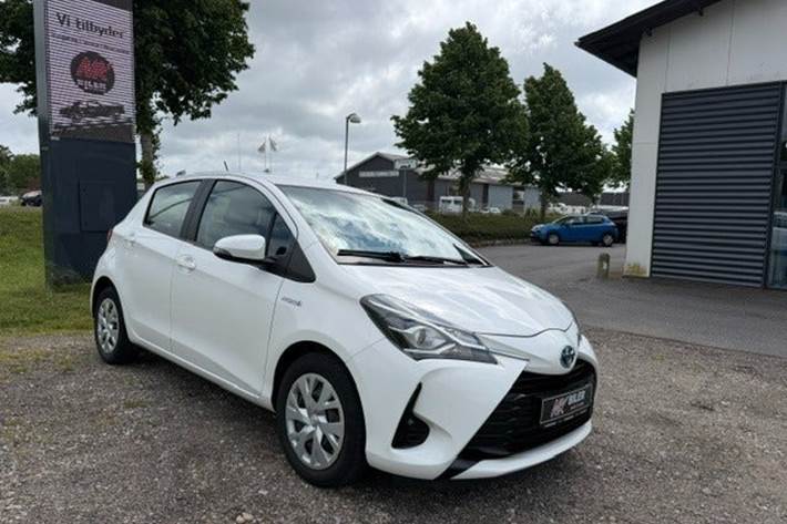 undefined Toyota Yaris fra 2017 set udefra