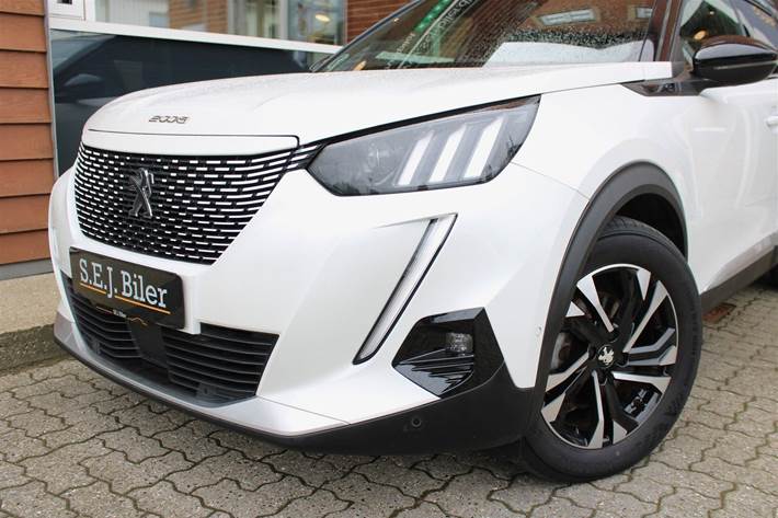 Hvid Peugeot e-2008 fra 2020
