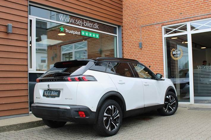 Hvid Peugeot e-2008 fra 2020