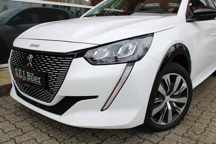 Hvid Peugeot e-208 fra 2023