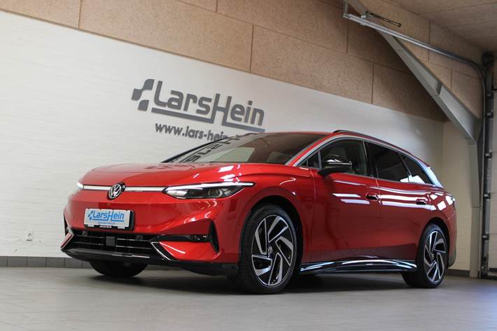 Grå VW ID.7 fra 2025 set udefra