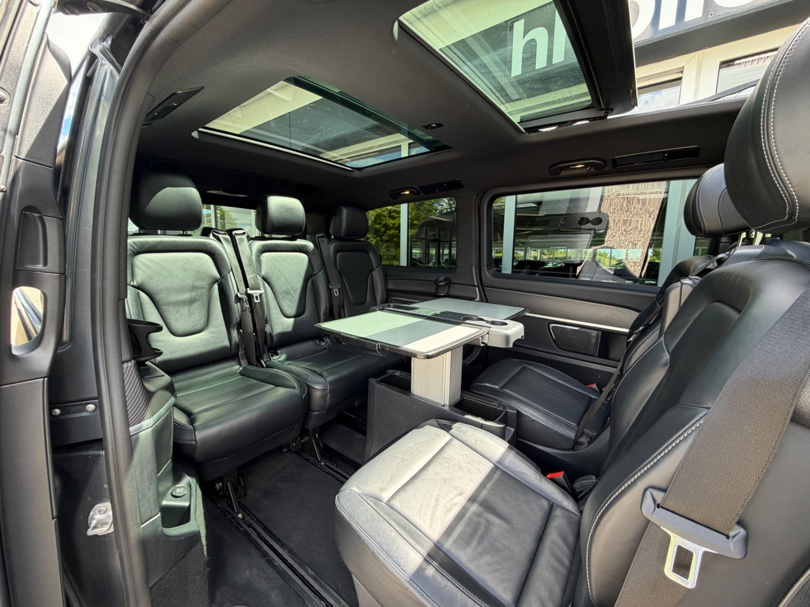 Grå Mercedes V250 d fra 2017