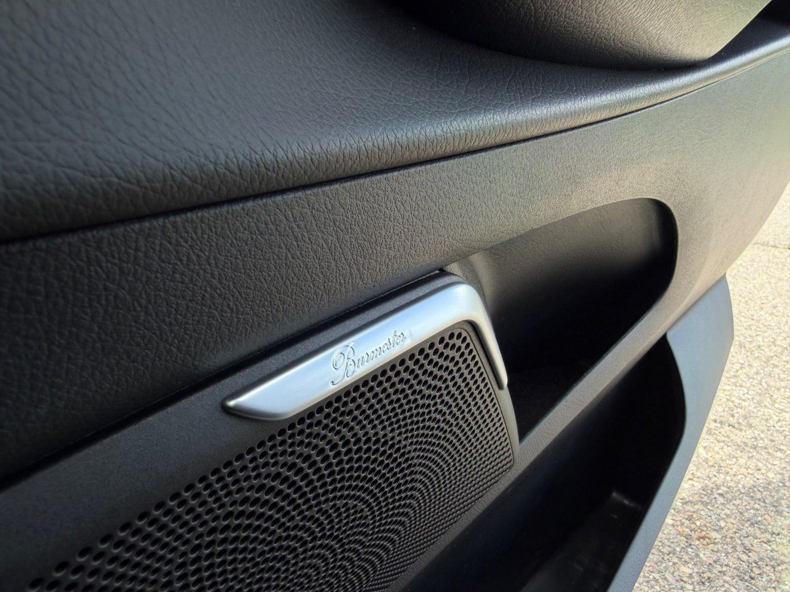Grå Mercedes V250 d fra 2017