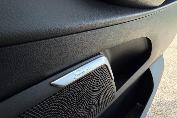 Grå Mercedes V250 d fra 2017