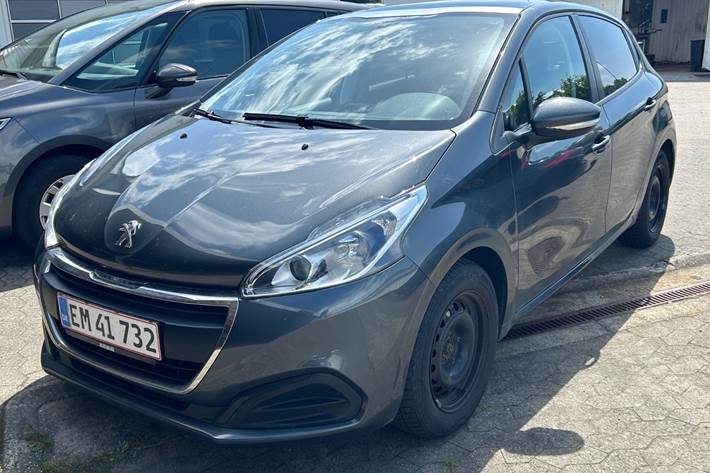 Grå Peugeot 208 fra 2016