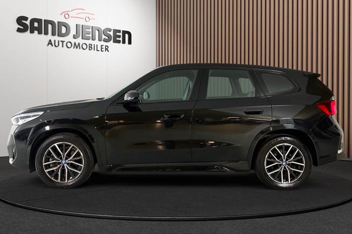 Sort BMW iX1 fra 2023