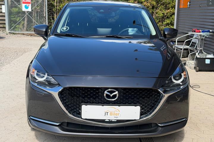 Grå Mazda 2 fra 2022