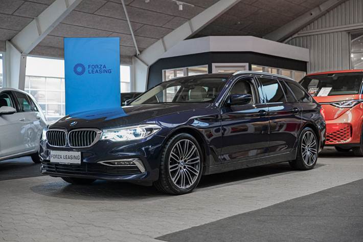 Blå BMW 530d fra 2019