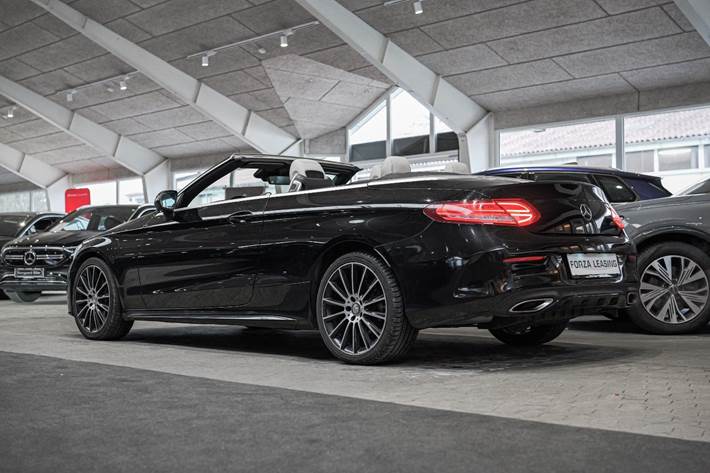 Sort Mercedes C200 fra 2016