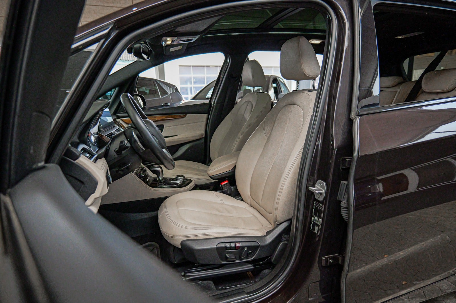 Brun BMW 220i fra 2015
