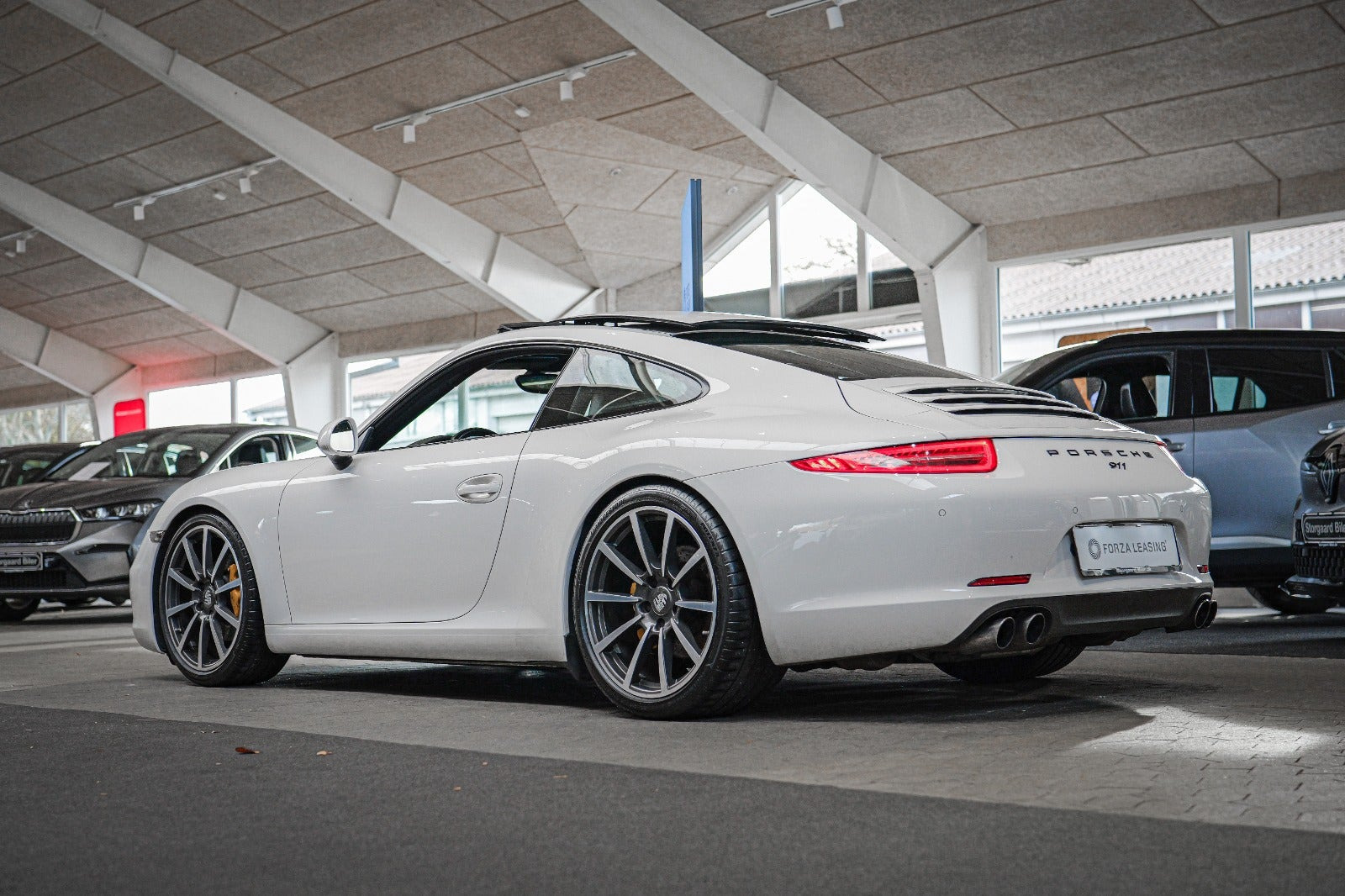 Hvid Porsche 911 Carrera fra 2012