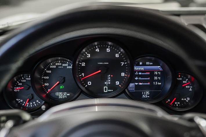 Hvid Porsche 911 Carrera fra 2012