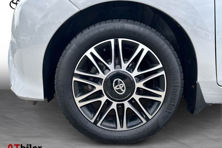 Sølv Toyota Aygo fra 2019