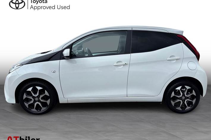 Hvid Toyota Aygo fra 2021