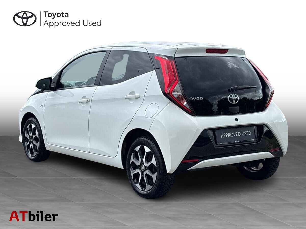 Hvid Toyota Aygo fra 2021
