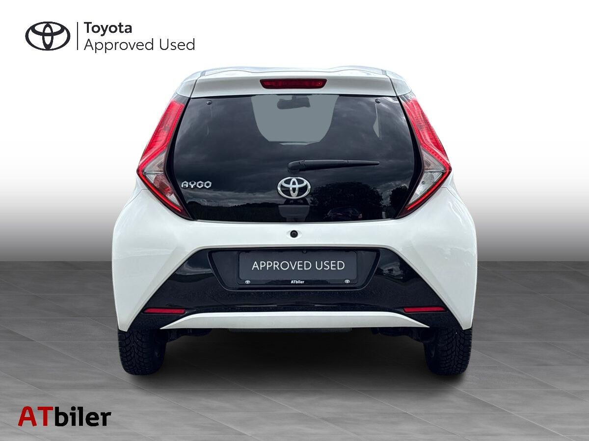Hvid Toyota Aygo fra 2021