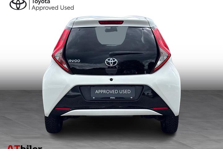 Hvid Toyota Aygo fra 2021