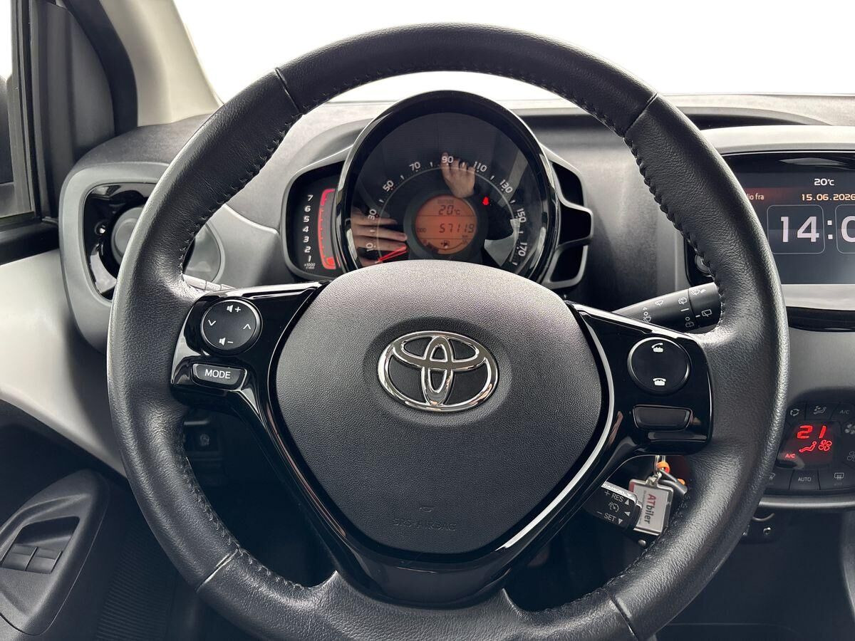 Hvid Toyota Aygo fra 2021