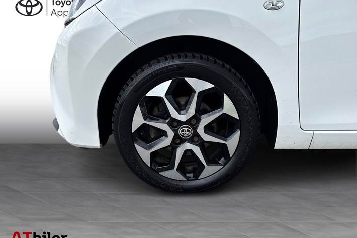 Hvid Toyota Aygo fra 2021