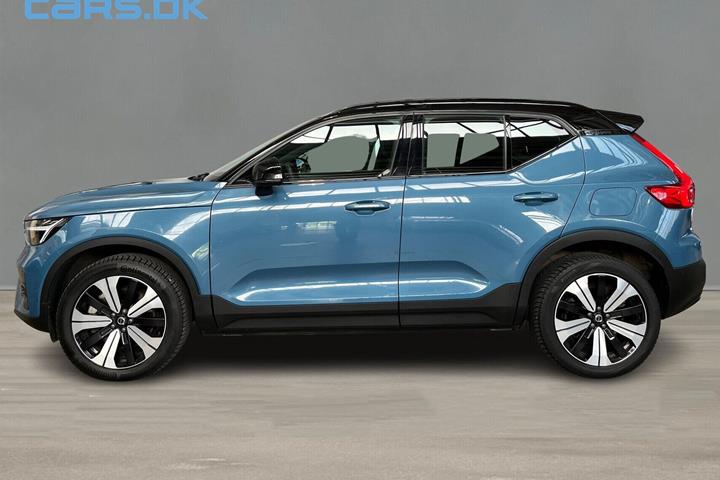 Blå Volvo XC40 fra 2022