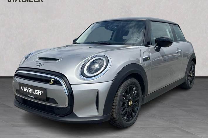 Grå Mini Cooper fra 2023 set udefra
