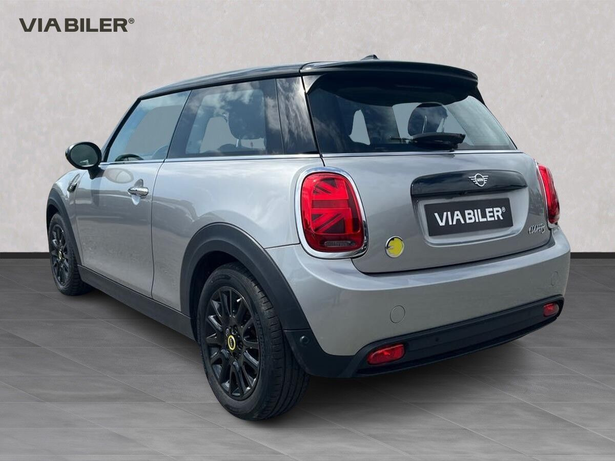 Grå Mini Cooper fra 2023