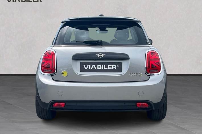 Grå Mini Cooper fra 2023