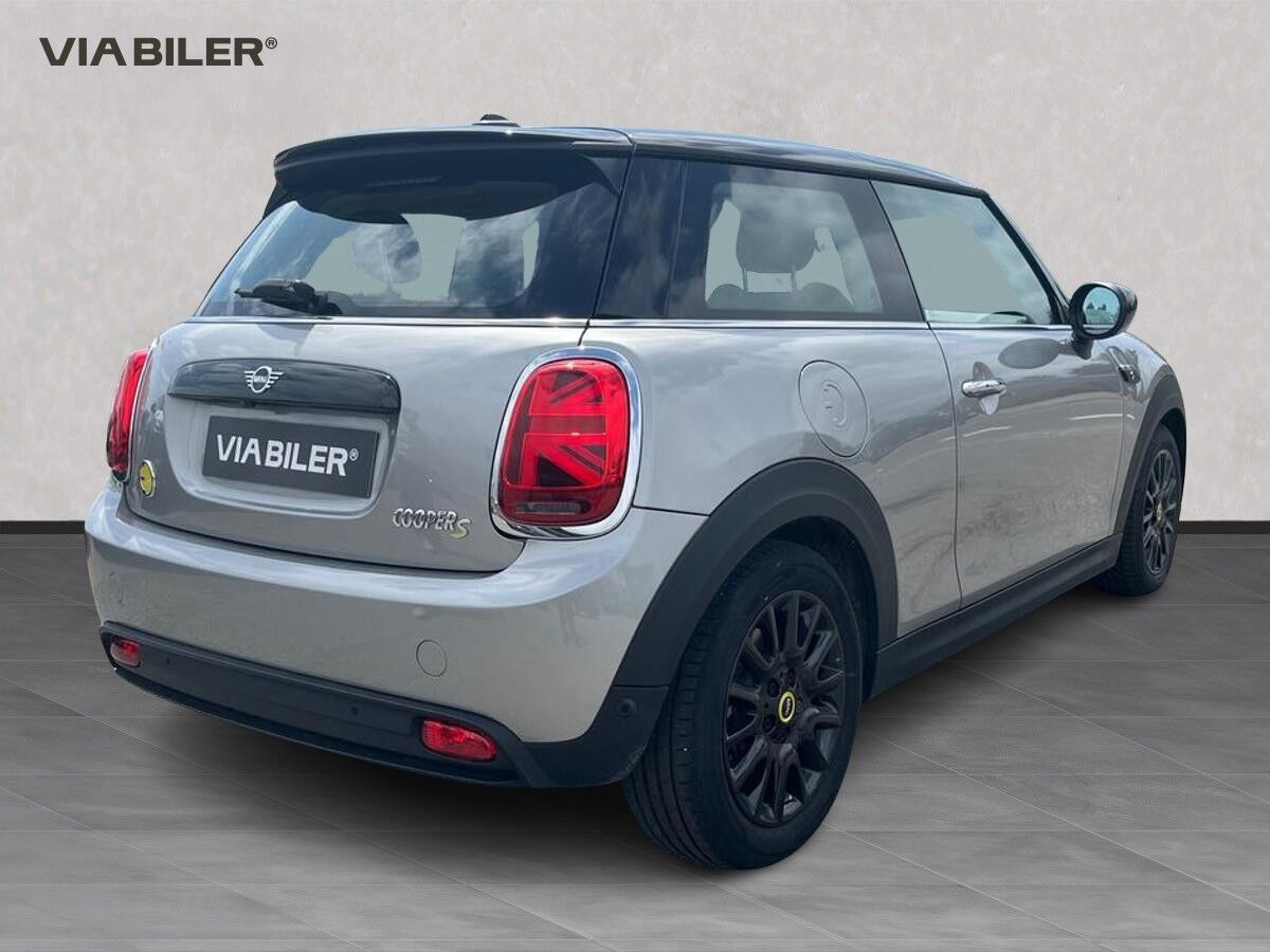 Grå Mini Cooper fra 2023