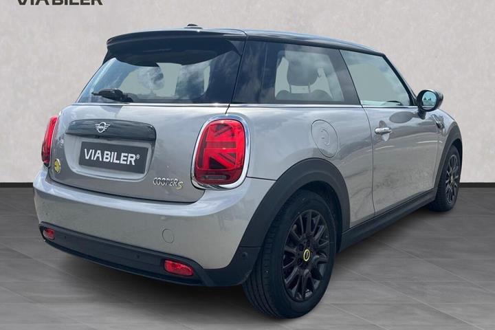 Grå Mini Cooper fra 2023