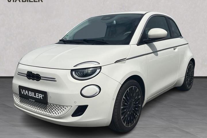 Grå Fiat 500e fra 2023 set udefra