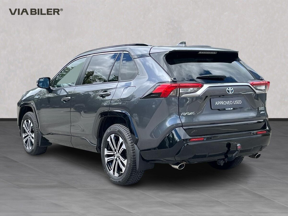 Grå Toyota RAV4 Plug-in fra 2021