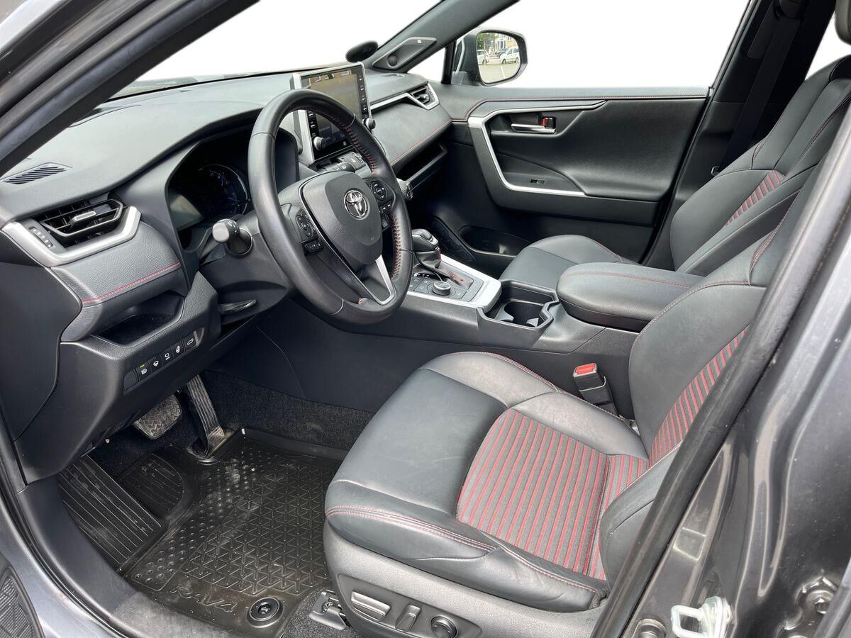 Grå Toyota RAV4 Plug-in fra 2021