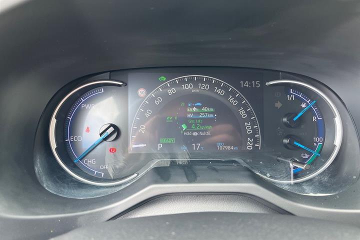 Grå Toyota RAV4 Plug-in fra 2021