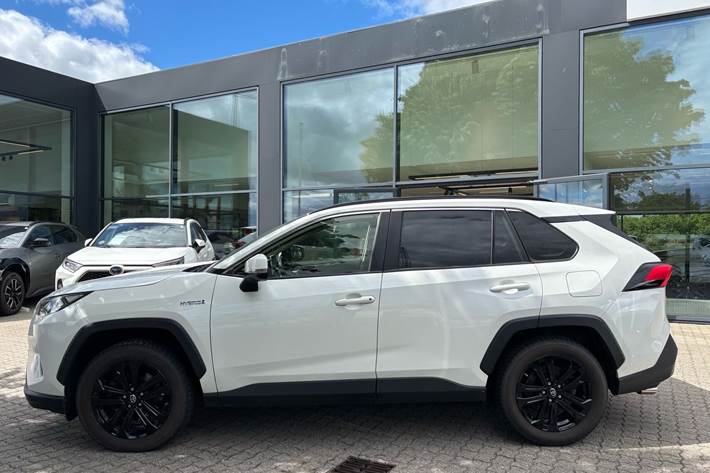 Hvid Toyota RAV4 fra 2019