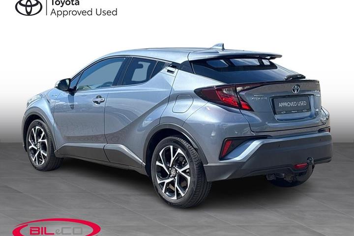 Grå Toyota C-HR fra 2020