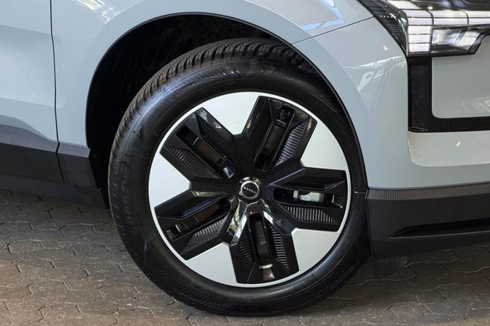 Grå Volvo EX30 fra 2024