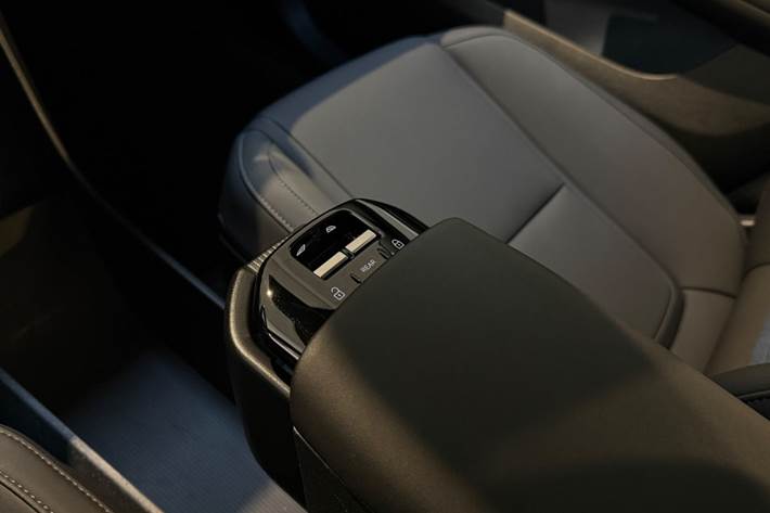 Grå Volvo EX30 fra 2024